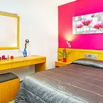 & Szálloda 3*