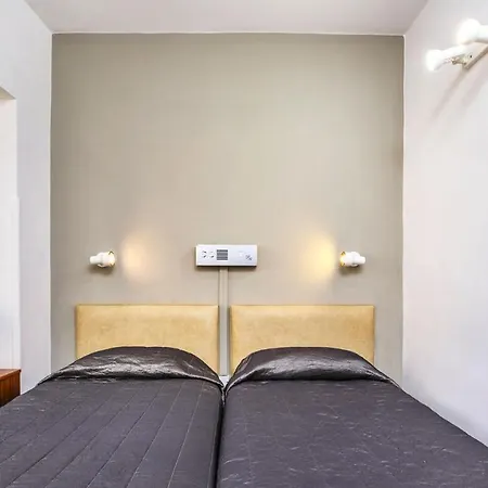 Hotel &