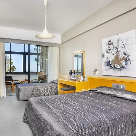 Hotel &