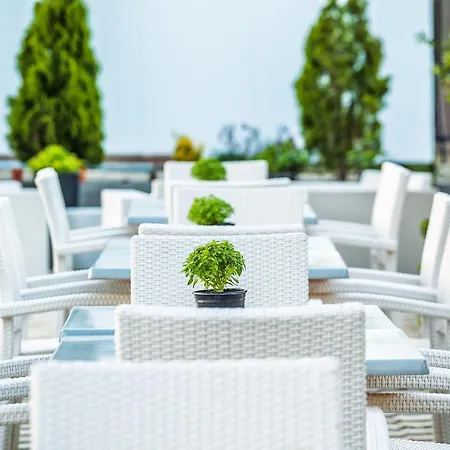 Hotel & Troodos