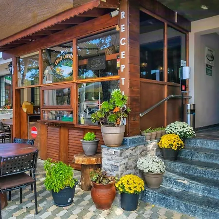 & 3* Troodos