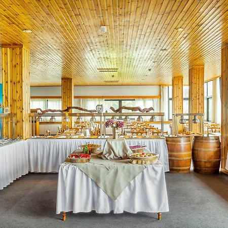 Hotel Troodos Hotel & Spa 3*