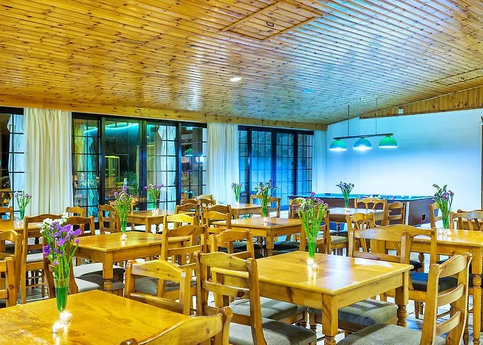 & 3* トロードス