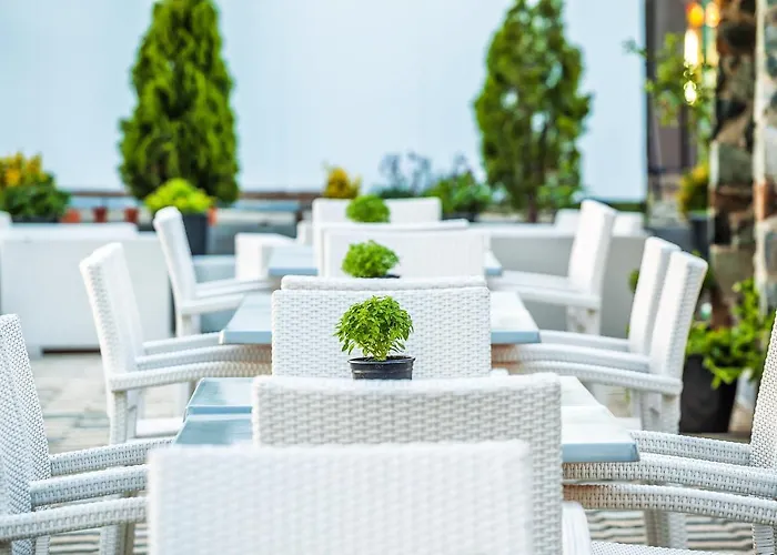 ホテル & トロードス