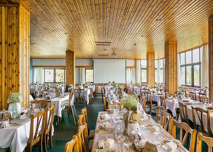 & 3* トロードス