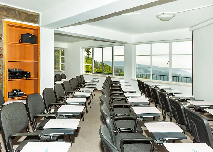 ホテル & トロードス